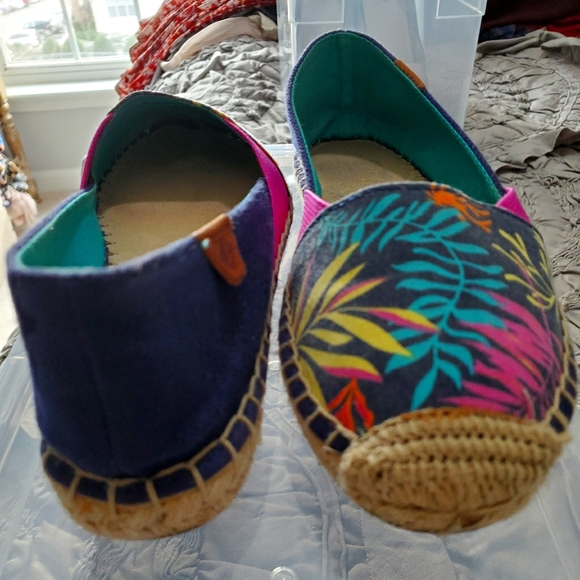 Tropical Sperry Boat Moccasions - Picture 1 of 5